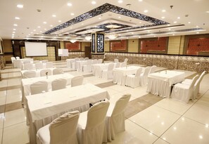 Meeting facility - The Grand Radiant (Lucknow)