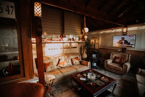 Lobby lounge - Erish Apart Hotel (Kandira)