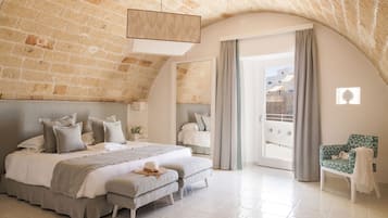 Suite panorámica, terraza, vistas al mar (Family) | Sábanas de algodón egipcio y ropa de cama de alta calidad