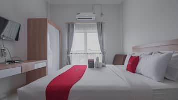 Double Room | Desk, free WiFi, bed sheets