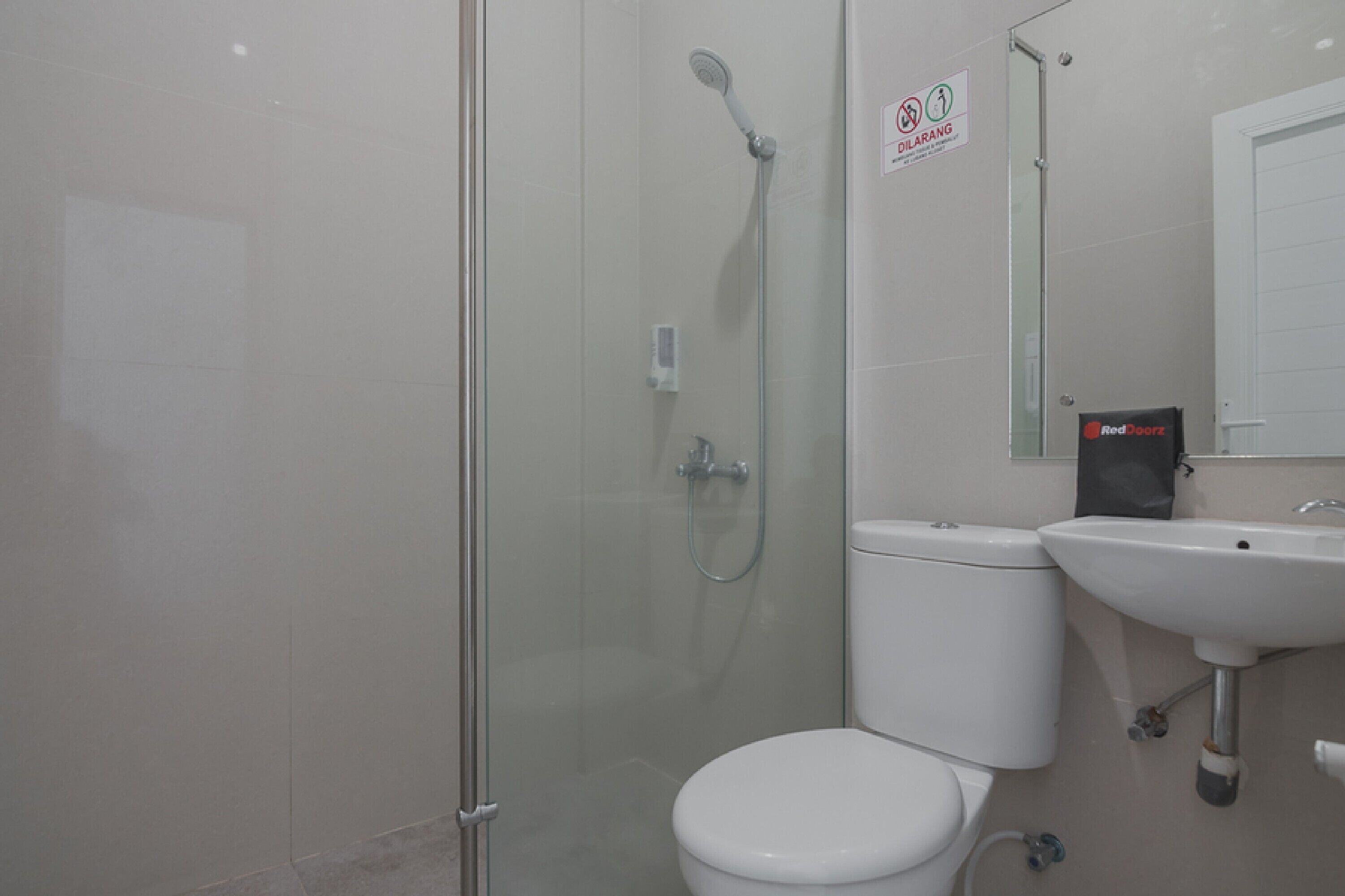 Foto - RedDoorz near Hermes Place Polonia Medan