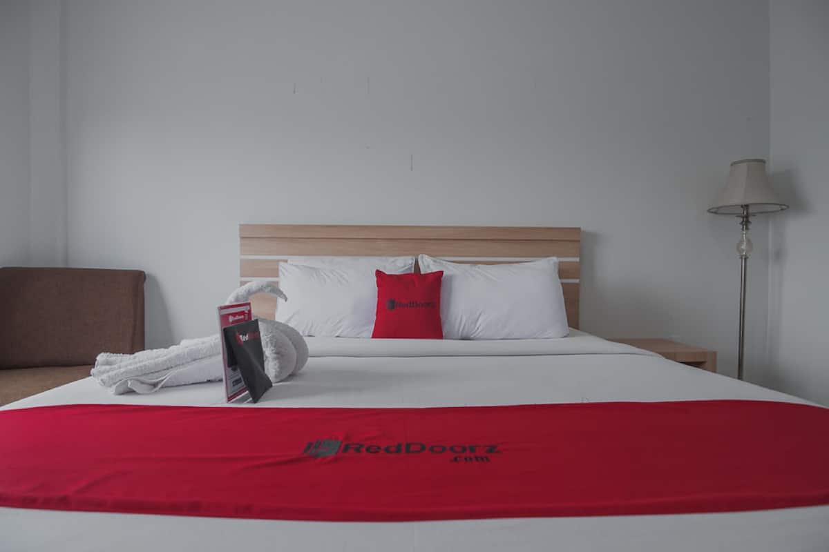 Escritorio, wifi gratis y ropa de cama