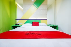 Desk, free WiFi, bed sheets