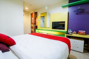 Desk, free WiFi, bed sheets