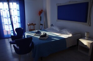 Premium bedding, iron/ironing board, free WiFi, bed sheets