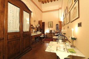 Free daily continental breakfast - Villa Il Colle (Bagno a Ripoli)