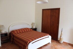 Cots/infant beds, free WiFi, bed sheets