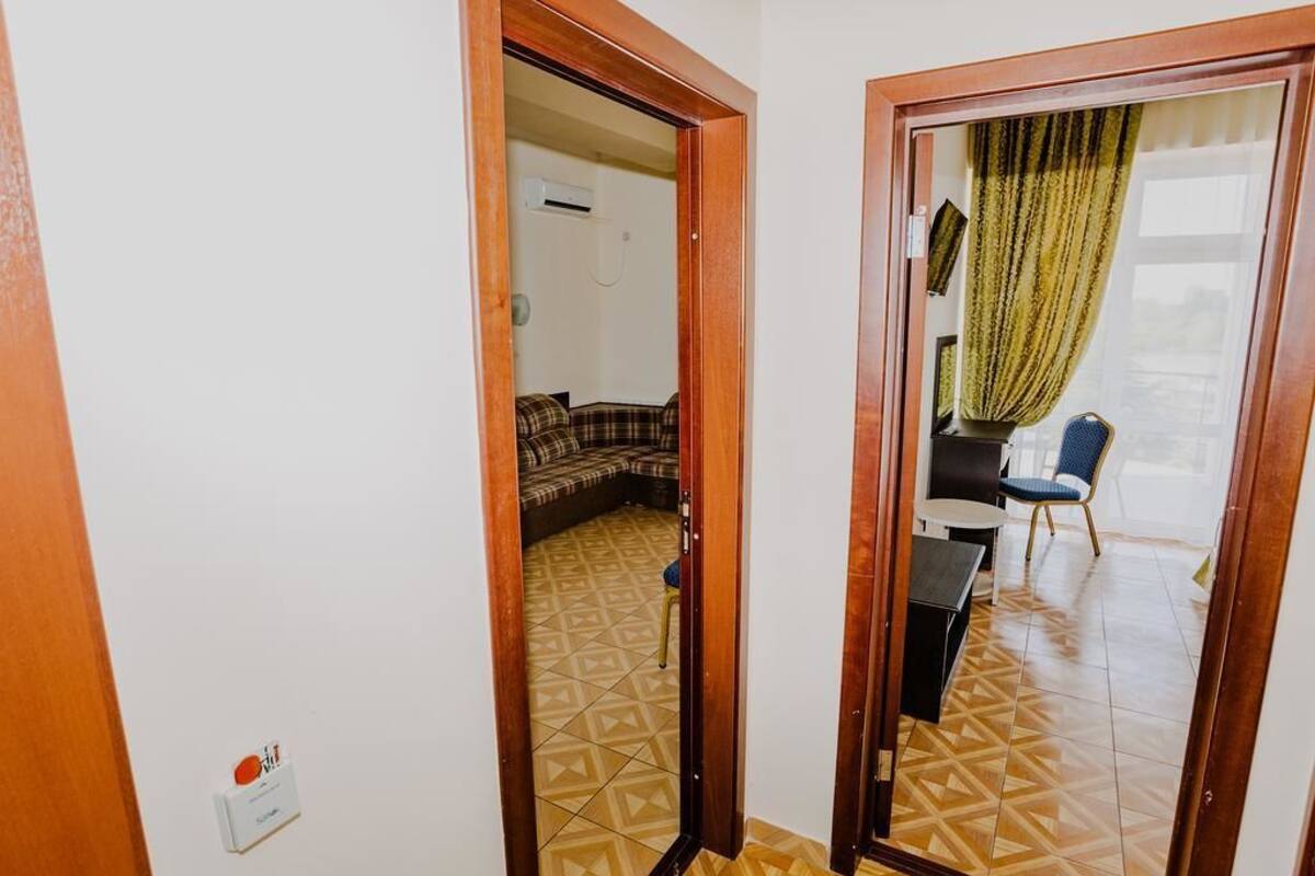 Kamar Keluarga | Brankas, meja kerja, setrika/meja setrika, dan Wi-Fi gratis