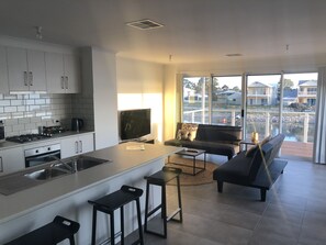 Comfort House, 4 Bedrooms, 2 Bathrooms | Interior