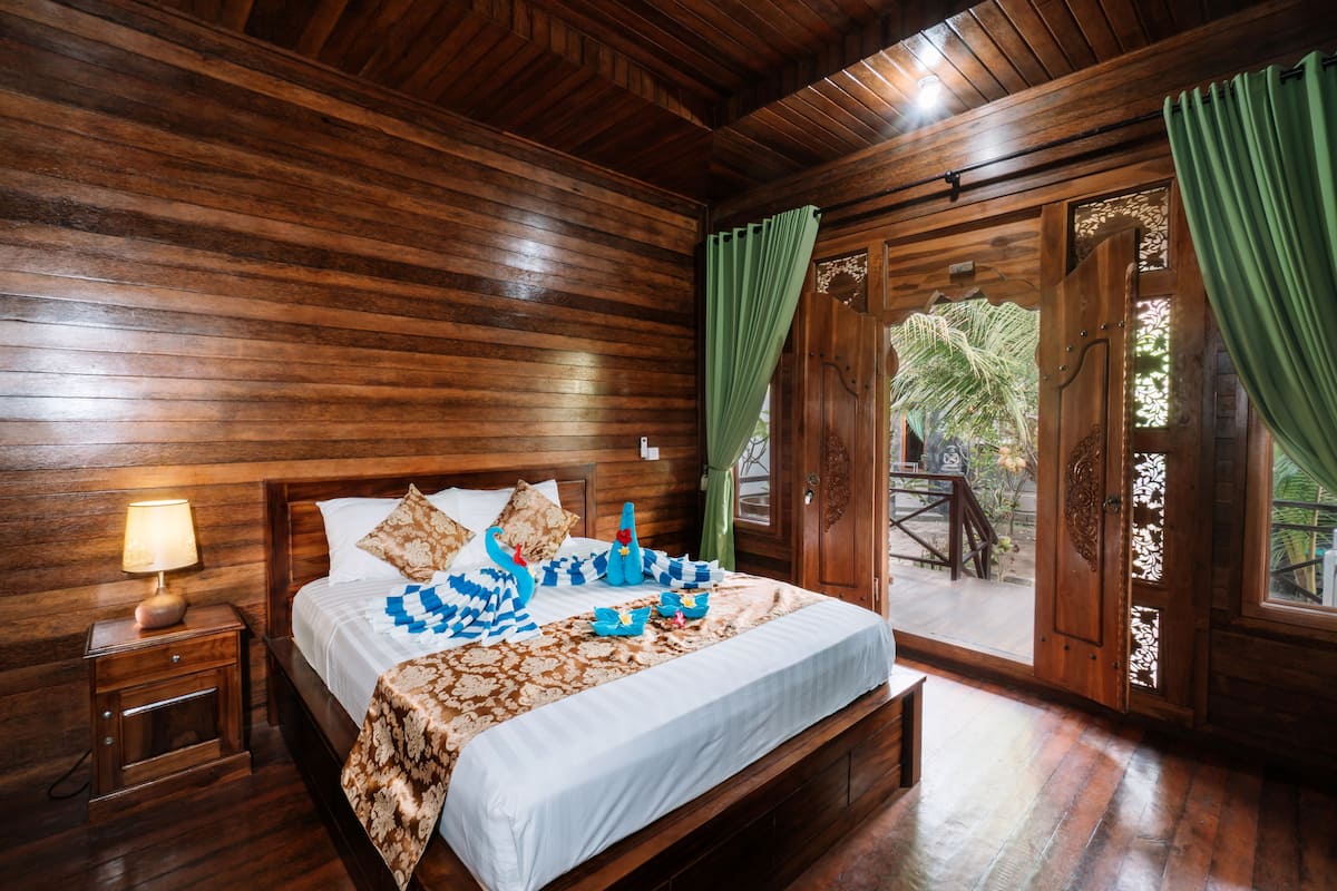 Minibar, bàn, phòng cách âm, truy cập Internet không dây miễn phí