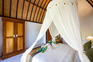 Bungalow Deluxe, 1 chambre, vue piscine | Bureau, chambres insonorisées, lits pliants/supplémentaires