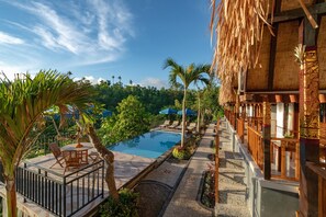 Bungalow Deluks, 1 kamar tidur, pemandangan kolam renang | Pemandangan bukit