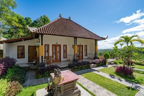 Habitación doble superior, vistas al jardín | Escritorio, sistema de insonorización, camas supletorias y wifi gratis