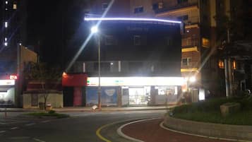 Front of property โ evening/night