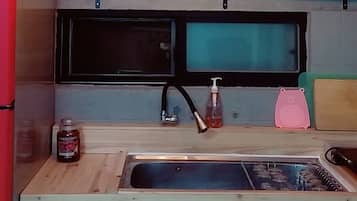 Casa familiar, 3 dormitoris, no fumadors | Cuina privada | Frigorífic, microones i arrossera