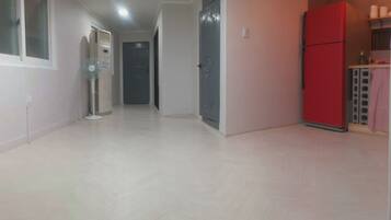 Rumah Keluarga, 3 kamar tidur, Bebas Asap Rokok | Area keluarga | Televisi LED 32-inci dengan saluran TV premium dan TV