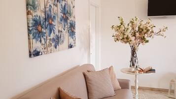 Quadrupla Superior, balcone, vista città | Una scrivania, culle/letti per bambini (a pagamento)