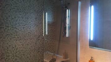 Deluxe-Apartment | Badezimmer