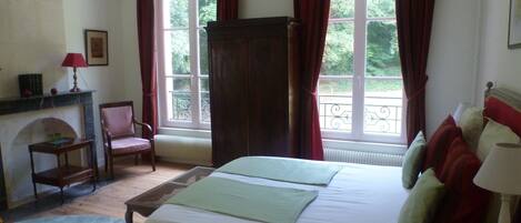 Deluxe Double or Twin Room, Private Bathroom (Chambre Verte) | 1 bedroom