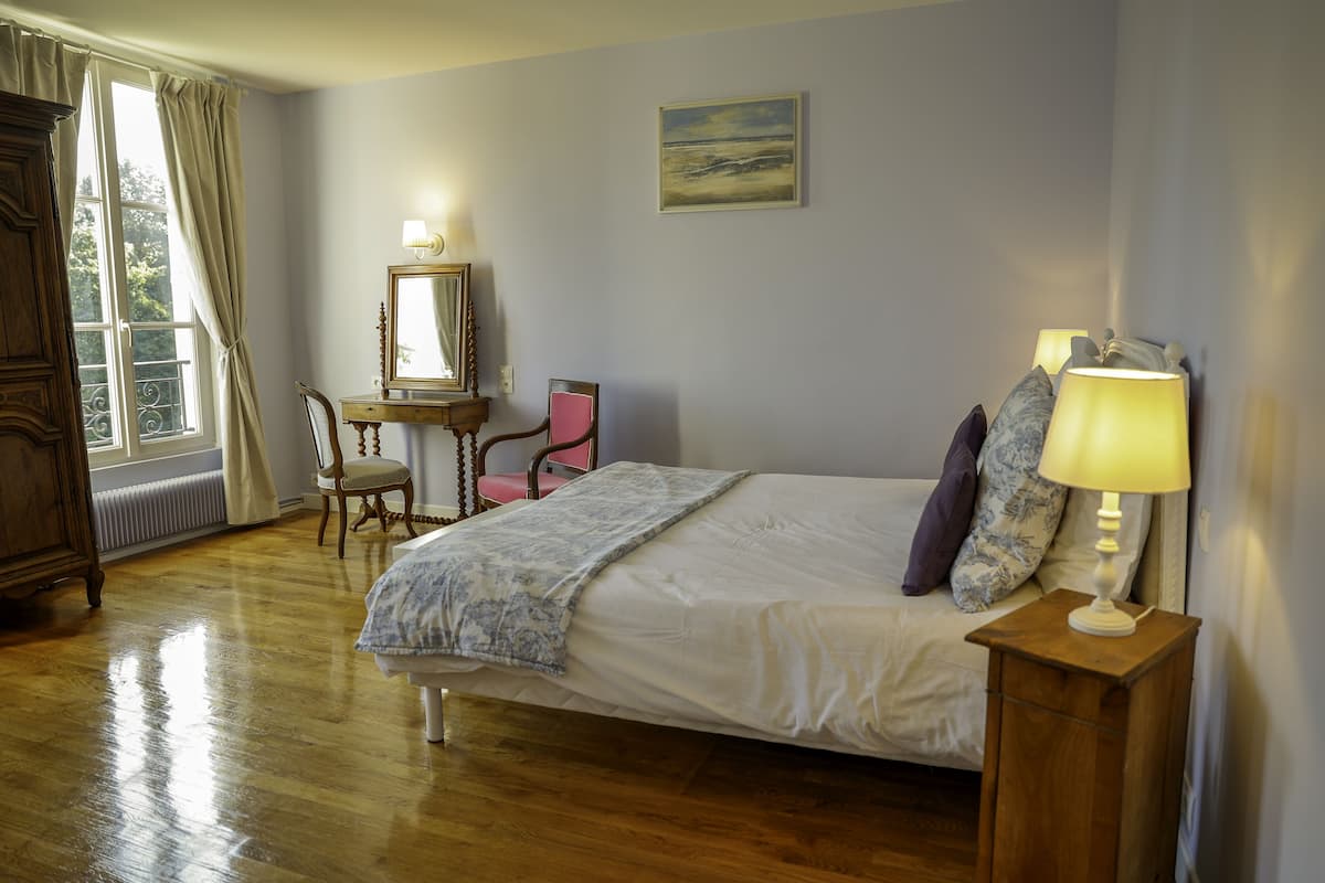Deluxe Double Room, Private Bathroom (Chambre Bleue) | 1 bedroom