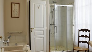 ห้องดีลักซ์ดับเบิล, ห้องน้ำส่วนตัว (Chambre Bleue) | ห้องน้ำ