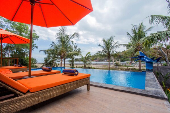 Outdoor pool, pool loungers