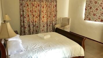 Comfort Chalet, Multiple Beds, Non Smoking | Blackout drapes, free WiFi, bed sheets