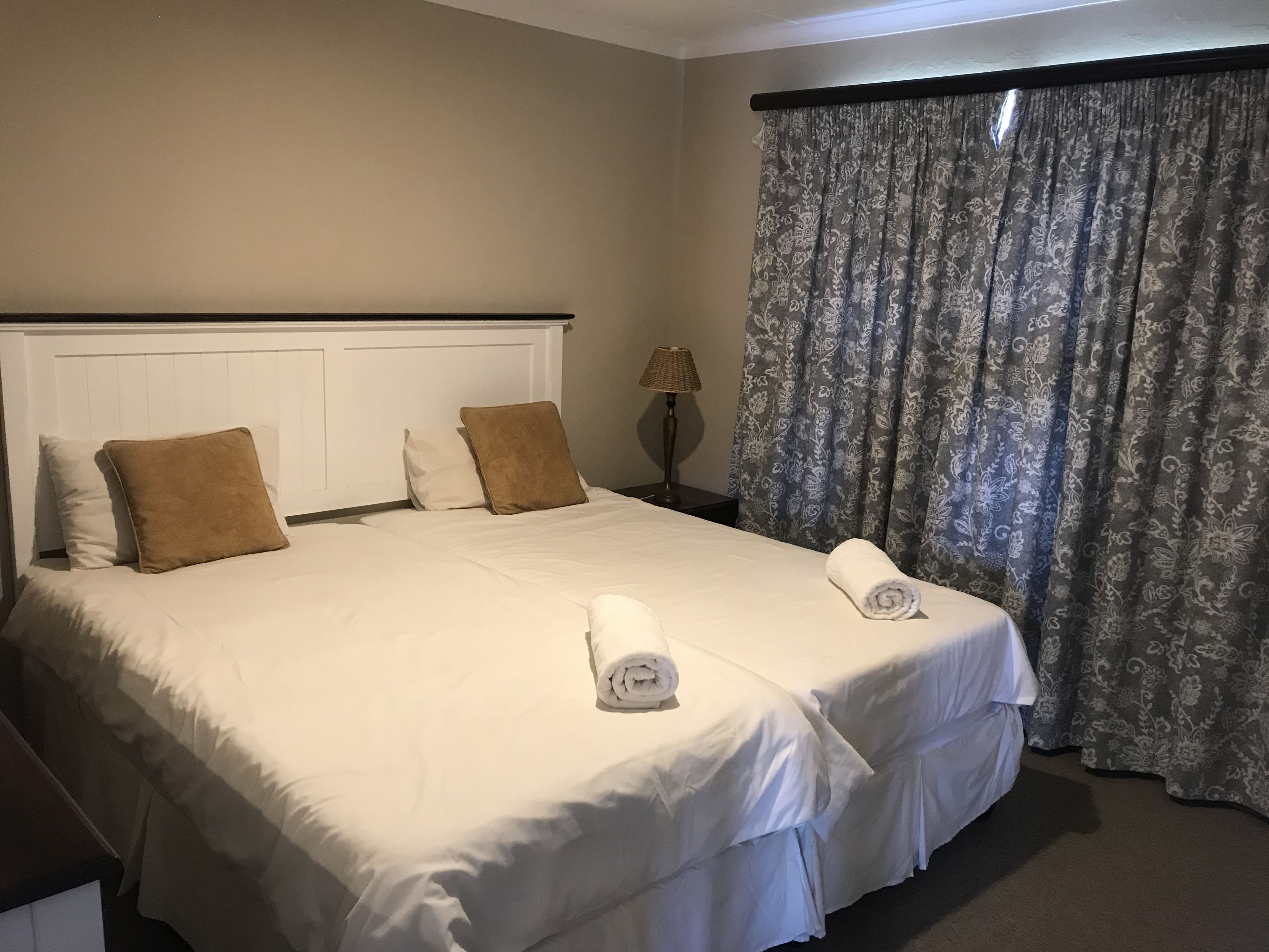 Casa de campo conforto, 2 camas de solteiro, para não fumantes | Cortinas blackout, Wi-Fi de cortesia, roupa de cama