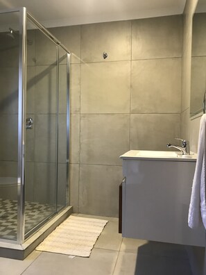 Dusch, handdukar och tvål