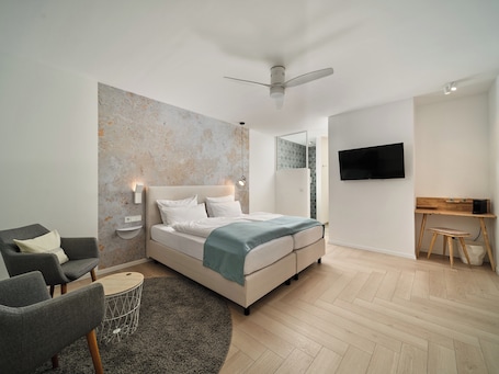 Double Room | In-room safe, cribs/infant beds, rollaway beds, free WiFi
