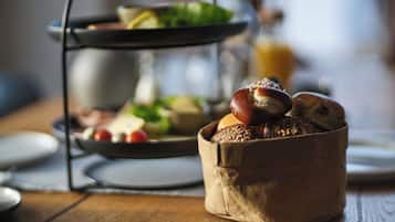 Free daily buffet breakfast