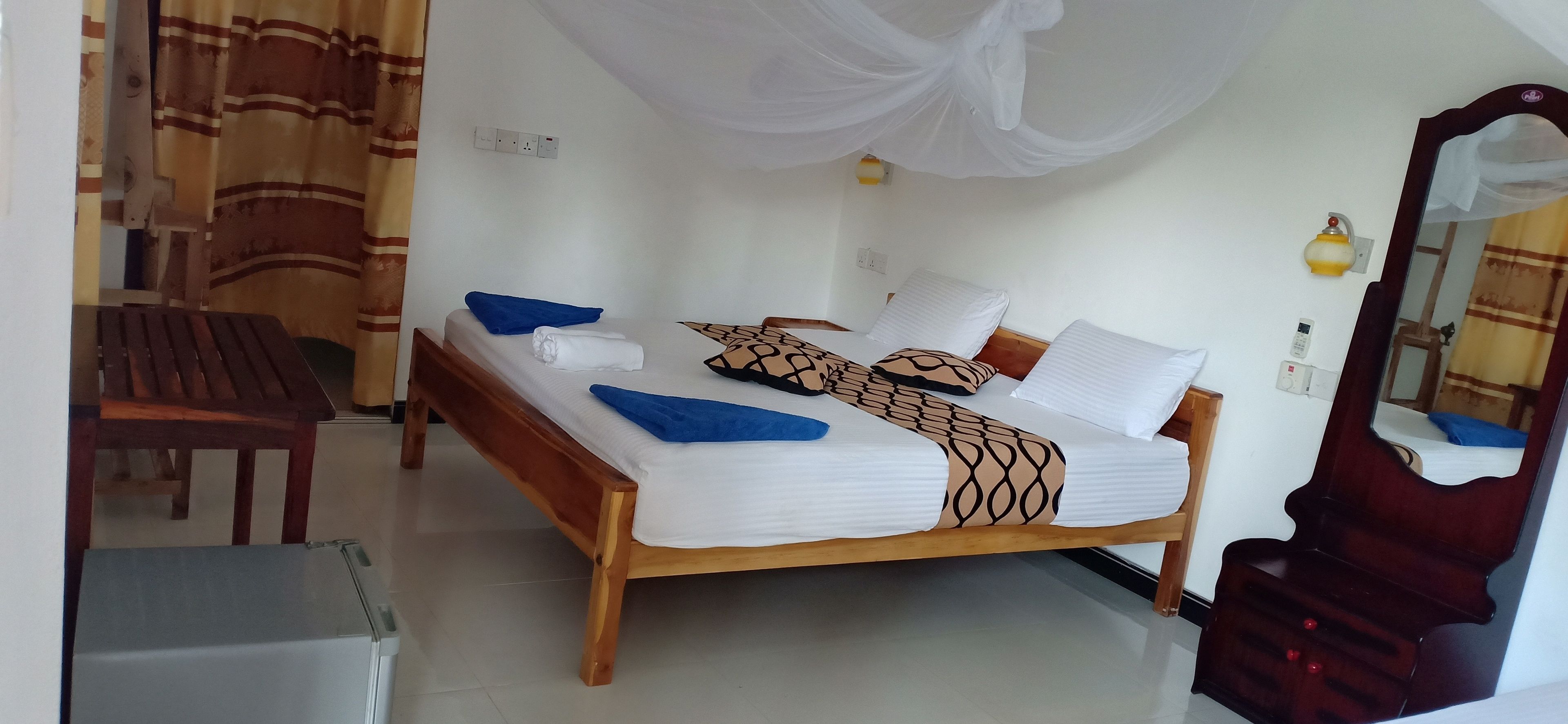 Luxury Double or Twin Room, Non Smoking | Premium bedding, memory foam beds, individually furnished, desk