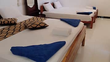 Habitación de lujo con 1 cama matrimonial o 2 individuales, para no fumadores | Ropa de cama de alta calidad y camas con efecto memoria