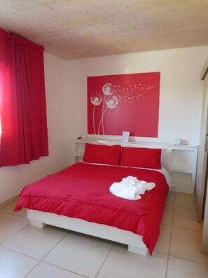 Berços grátis, Wi-Fi de cortesia, roupa de cama