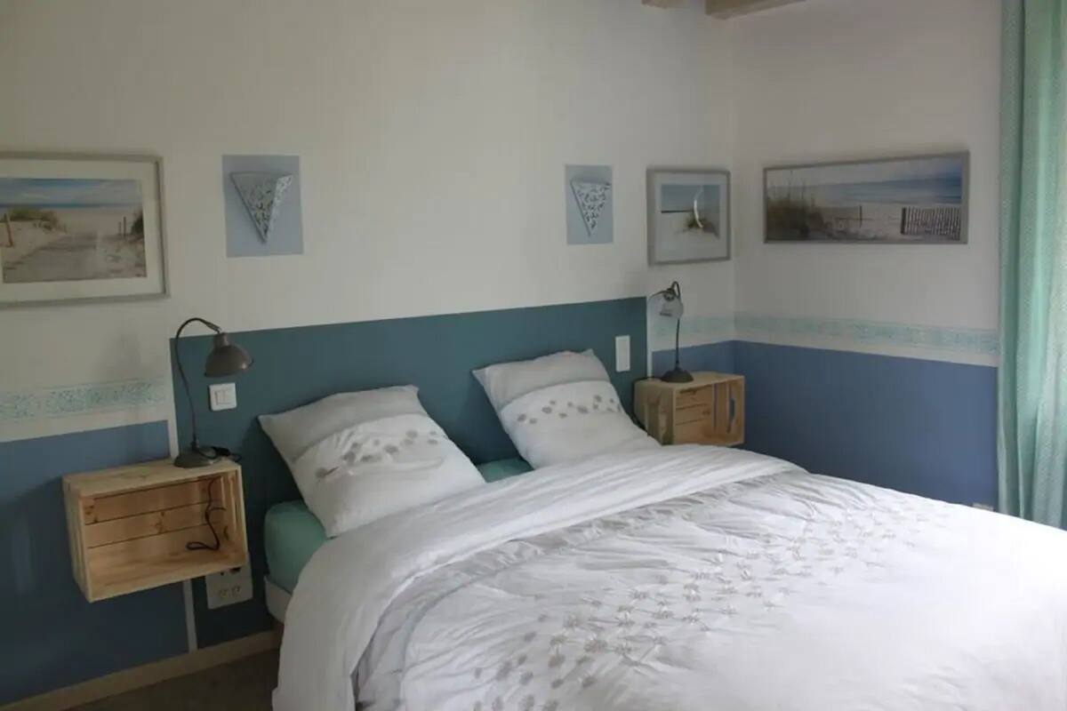Individually decorated, individually furnished, soundproofing