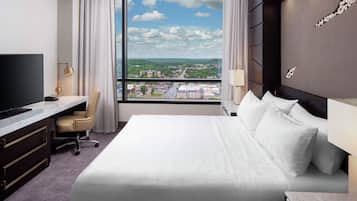 Hypo-allergenic bedding, in-room safe, desk, laptop workspace