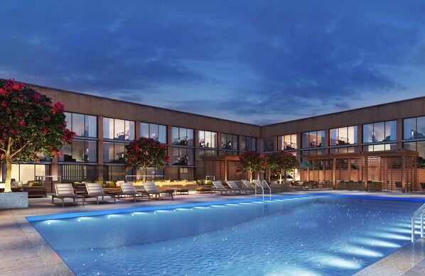 Indoor pool, open 5:00 AM to 10:00 PM, pool loungers - Hilton Rochester Mayo Clinic Area (Rochester)