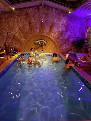 Indoor pool - Pousada Alfa e Ômega (Alto Paraíso de Goiás)