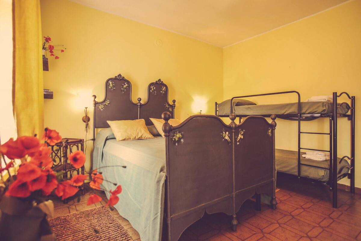 Quadruple Room, Ensuite | Rollaway beds (surcharge), WiFi (free), bed sheets