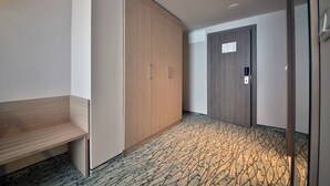 Premium bedding, minibar, in-room safe, desk - Astoria (Varna)