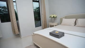 Exclusive House, 4 Bedrooms | 4 bedrooms, desk, iron/ironing board, free WiFi