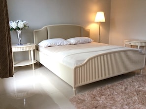 Exclusive House, 4 Bedrooms | 4 bedrooms, desk, iron/ironing board, free WiFi - Desa Golf Homestay (Kota Bharu)