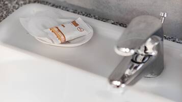 Apartment (1 Bedroom) | Bathroom sink