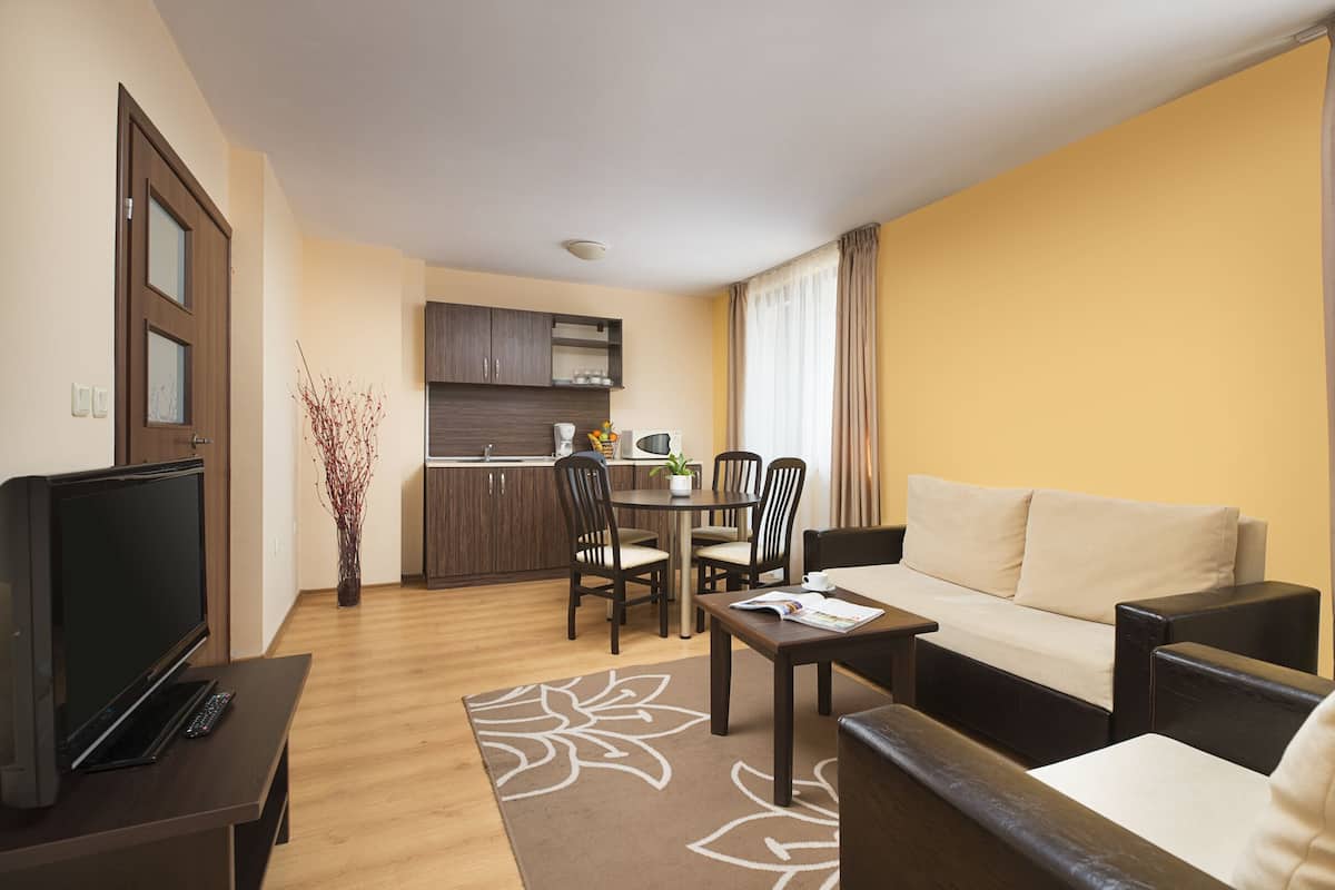 In-room safe, desk, soundproofing, iron/ironing board