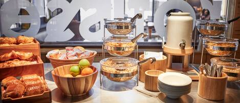 뷔페 아침 식사