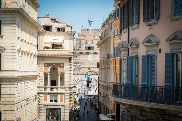 Kamar Double atau Twin Junior, Beberapa Tempat Tidur, Bebas Asap Rokok, balkon | Pemandangan jalan