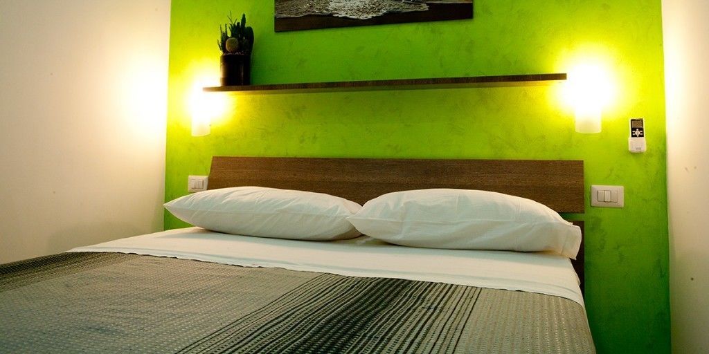 standard double room | soundproofing, free cots/infant beds, free wifi, bed sheets