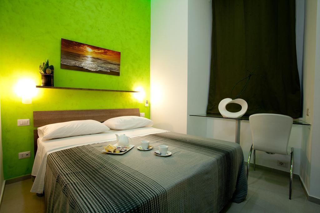 standard double room | soundproofing, free cots/infant beds, free wifi, bed sheets