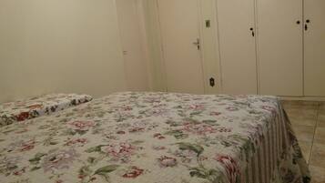 Suíte, várias camas, para não fumantes | Quartos à prova de som, Wi-Fi de cortesia