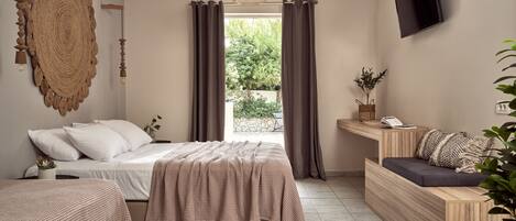 Family Quadruple Room | Egyptian cotton sheets, premium bedding, Select Comfort beds